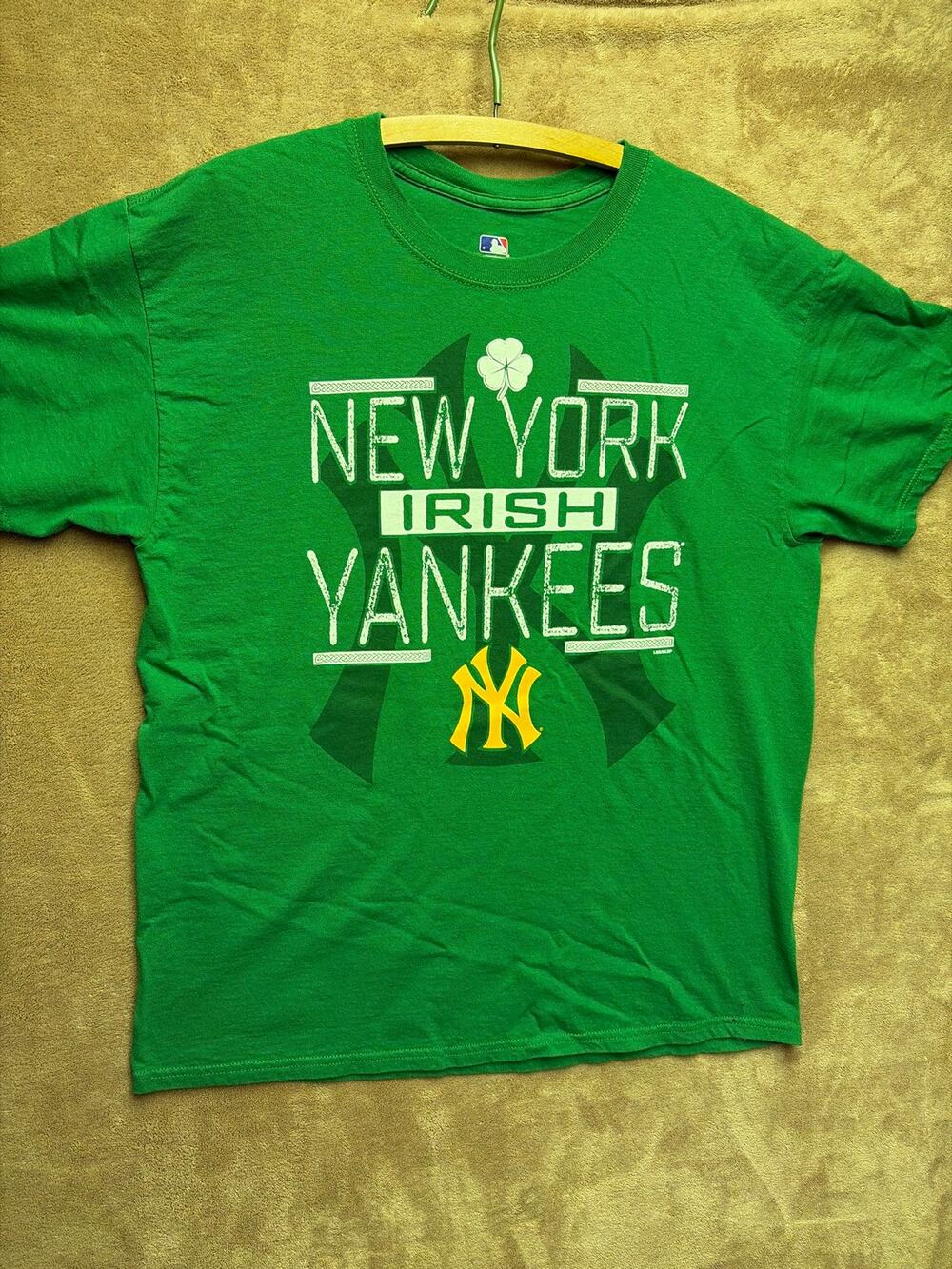 Genuine Merchandise Yankees “New York Irish” St. Patrick’s Day Graphic Tee L